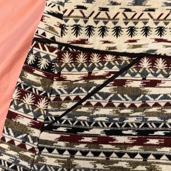 Kenar Wrap jacket with matching asymmetrical mini skirt - Picture 7 of 9